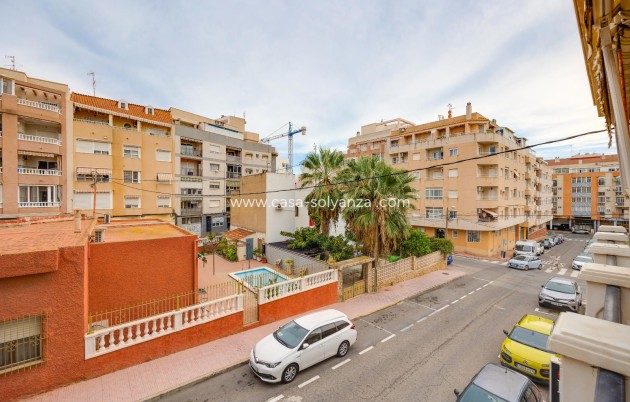 Reventa - Apartamento / piso - Torrevieja - Center