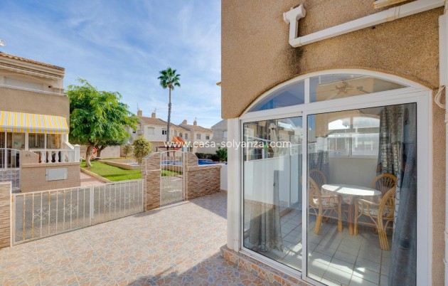 Revente - Bungalow - Torrevieja - Aguas nuevas