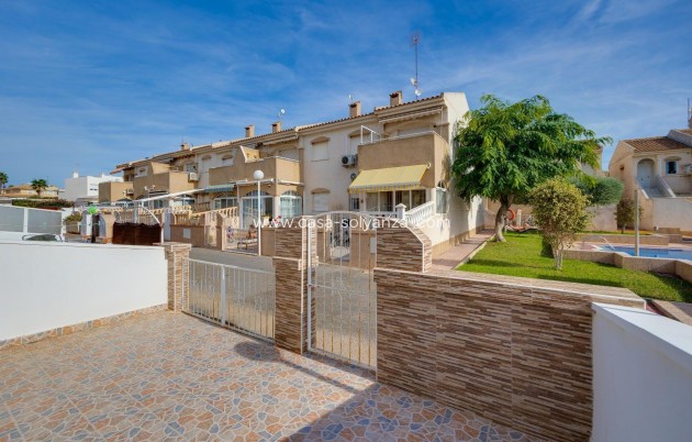 Revente - Bungalow - Torrevieja - Aguas nuevas
