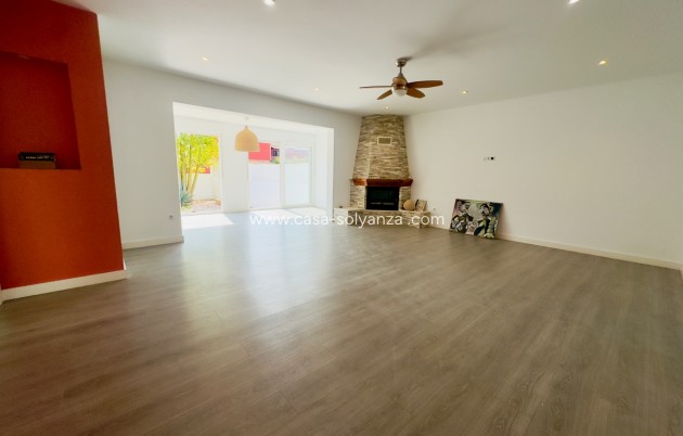 Revente - Villa - Torrevieja - Aguas nuevas