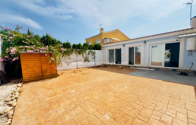 Revente - Villa - Torrevieja - Aguas nuevas