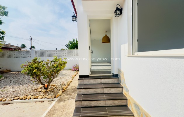 Revente - Villa - Torrevieja - Aguas nuevas