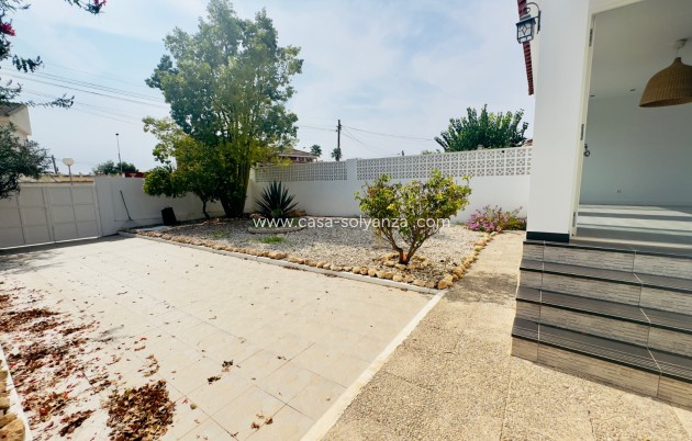 Revente - Villa - Torrevieja - Aguas nuevas