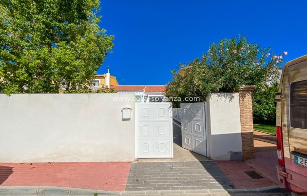 Revente - Villa - Torrevieja - Aguas nuevas