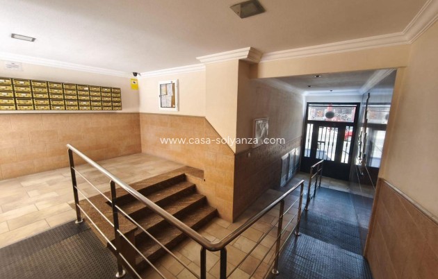 Herverkoop - Appartement / flat - Torrevieja - Puerto Deportivo