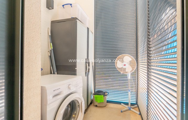 Resale - Apartment / flat - Torrevieja - Estacion de autobuses