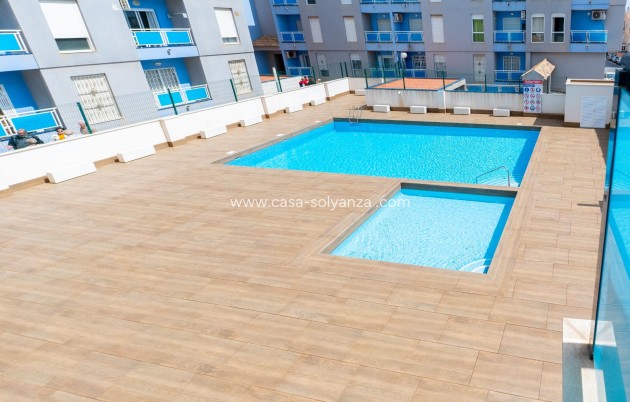 Resale - Apartment / flat - Torrevieja - Estacion de autobuses