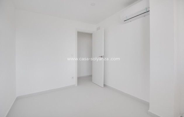 Reventa - Apartamento / piso - Torrevieja - Playa De Los Naufragos