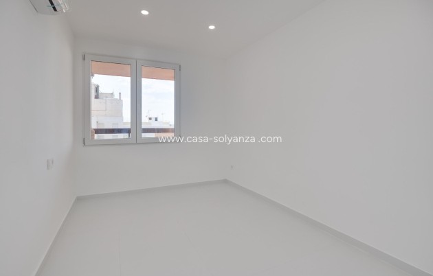 Reventa - Apartamento / piso - Torrevieja - Playa De Los Naufragos