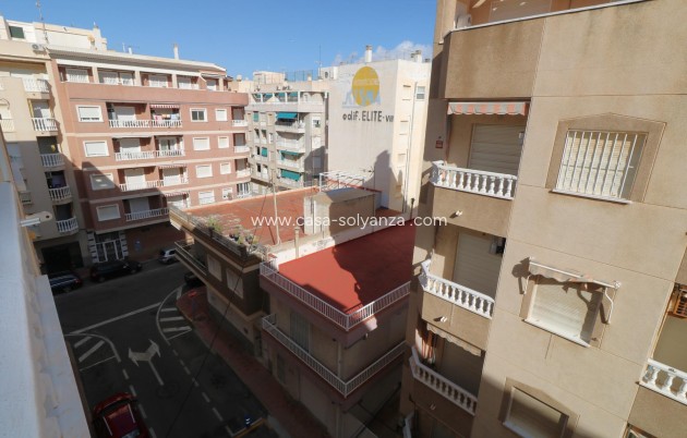 Resale - Apartment / flat - Torrevieja - Acequion
