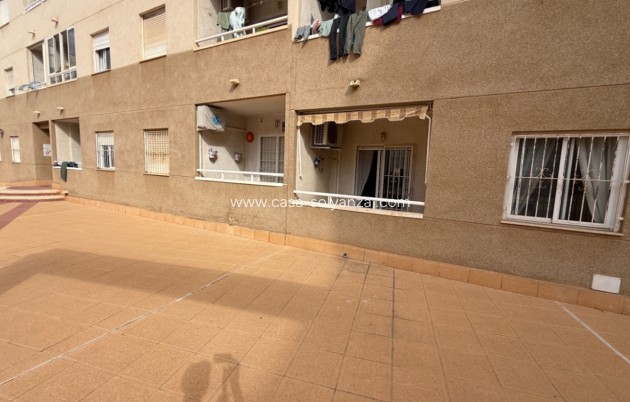 Resale - Apartment / flat - Torrevieja - Costa Blanca