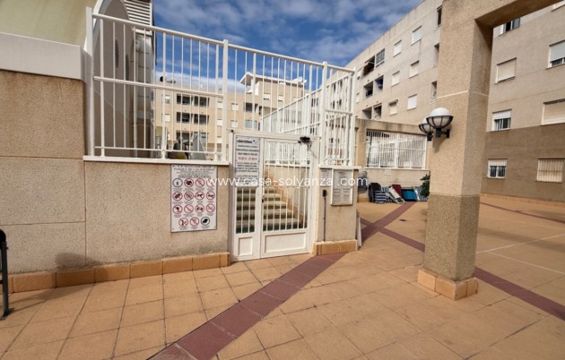 Resale - Apartment / flat - Torrevieja - Costa Blanca
