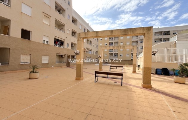 Resale - Apartment / flat - Torrevieja - Costa Blanca