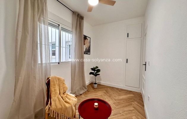 Resale - Apartment / flat - Torrevieja - Playa del Cura