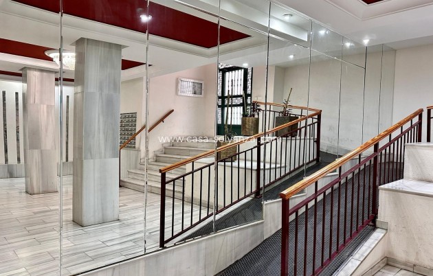 Resale - Apartment / flat - Torrevieja - Playa del Cura