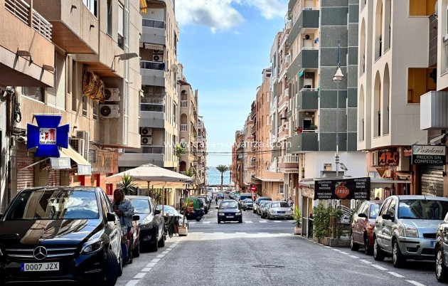 Resale - Apartment / flat - Torrevieja - Playa del Cura