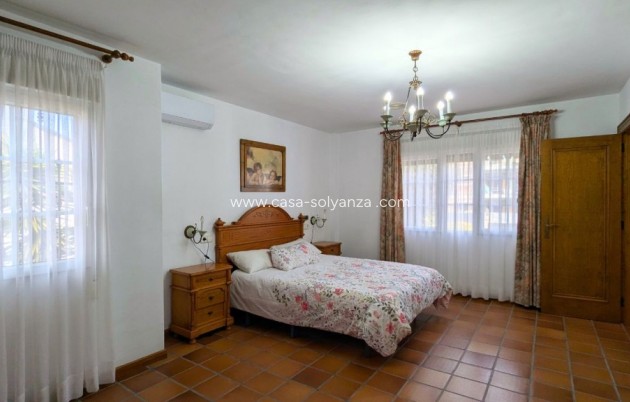 Resale - Villa - Mil Palmeras - Costa Blanca