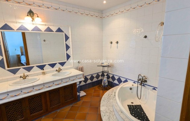 Resale - Villa - Mil Palmeras - Costa Blanca
