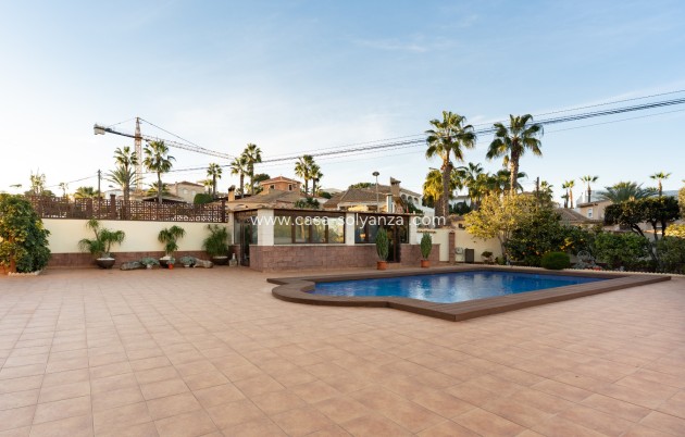 Revente - Villa / Semi detached - Torrevieja - Los Balcones