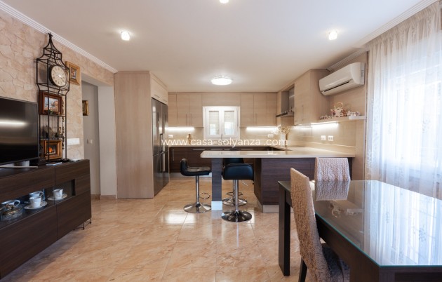 Revente - Villa / Semi detached - Torrevieja - Los Balcones