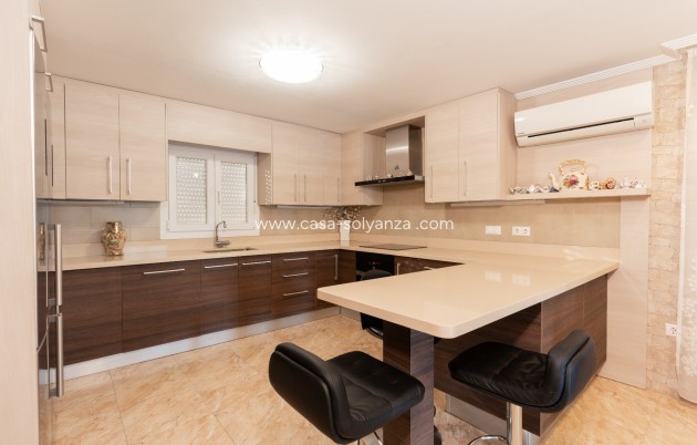 Revente - Villa / Semi detached - Torrevieja - Los Balcones