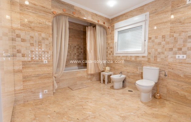 Revente - Villa / Semi detached - Torrevieja - Los Balcones