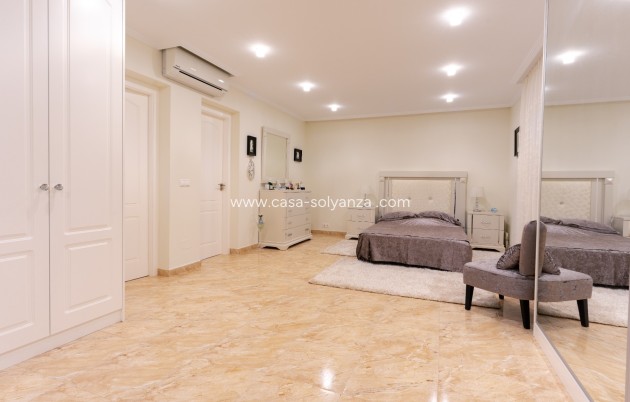 Revente - Villa / Semi detached - Torrevieja - Los Balcones