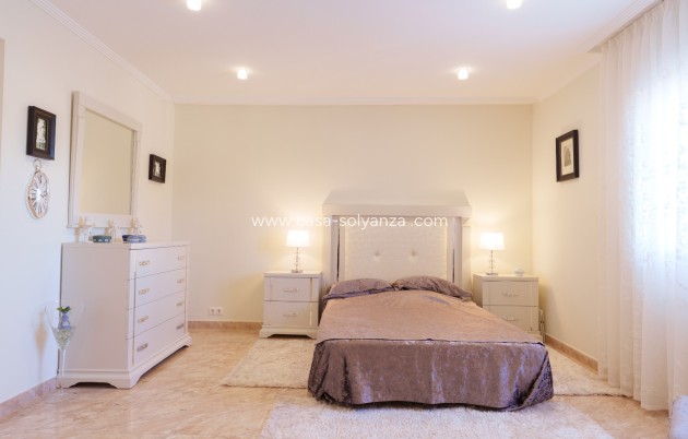 Revente - Villa / Semi detached - Torrevieja - Los Balcones