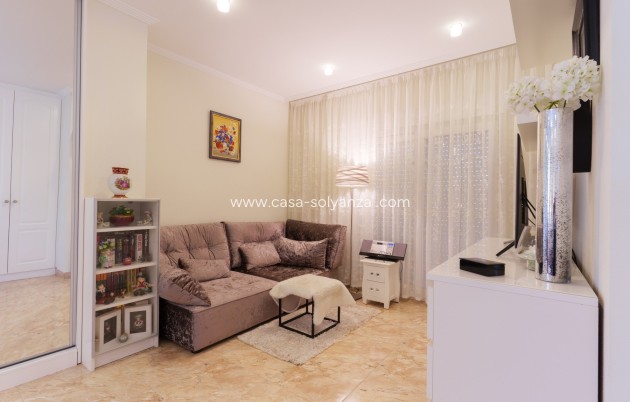 Revente - Villa / Semi detached - Torrevieja - Los Balcones