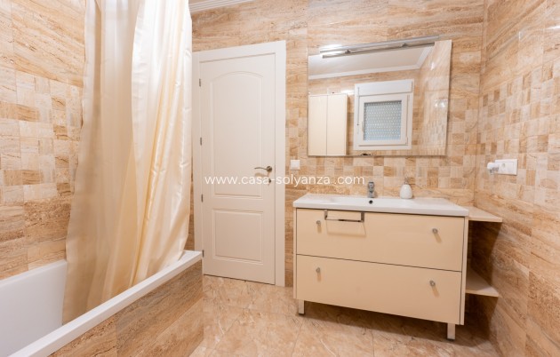 Revente - Villa / Semi detached - Torrevieja - Los Balcones