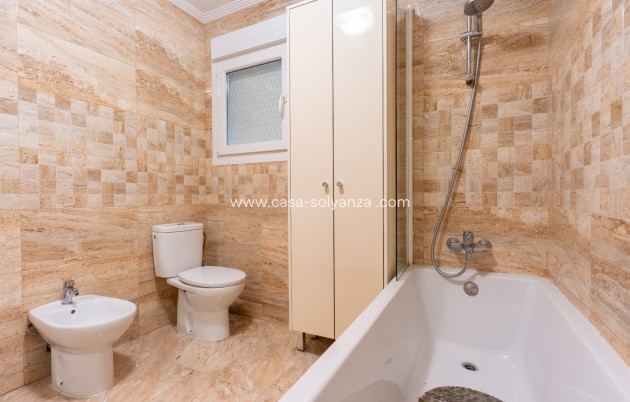 Revente - Villa / Semi detached - Torrevieja - Los Balcones