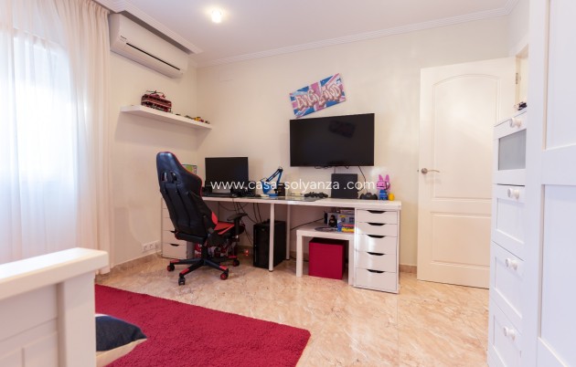 Revente - Villa / Semi detached - Torrevieja - Los Balcones