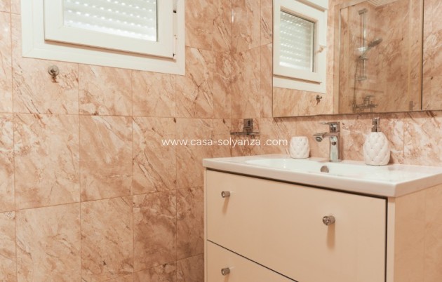 Revente - Villa / Semi detached - Torrevieja - Los Balcones