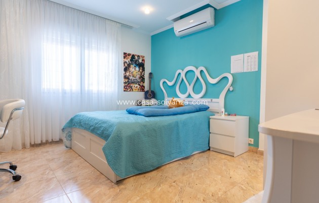 Revente - Villa / Semi detached - Torrevieja - Los Balcones