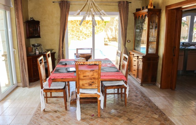 Resale - Independent villa - Los Urrutias