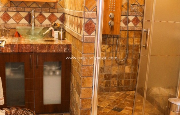 Resale - Independent villa - Los Urrutias