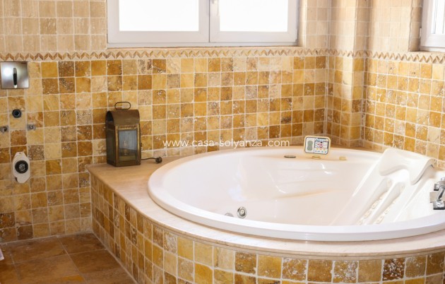 Resale - Independent villa - Los Urrutias