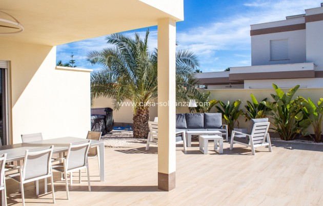 Herverkoop - Villa / Semi detached - Torrevieja - La Siesta