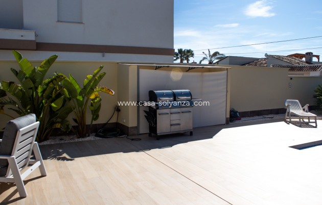 Herverkoop - Villa / Semi detached - Torrevieja - La Siesta