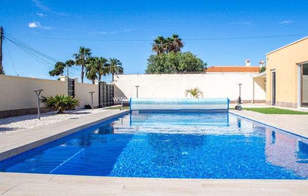 Herverkoop - Villa / Semi detached - Torrevieja - La Siesta