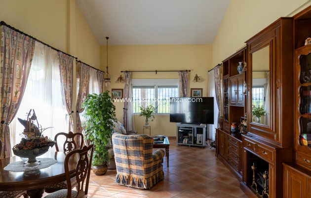 Wiederverkauf - Finca Country Property - Orihuela