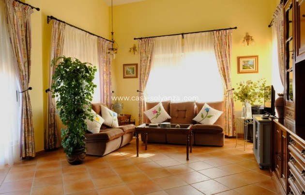 Wiederverkauf - Finca Country Property - Orihuela