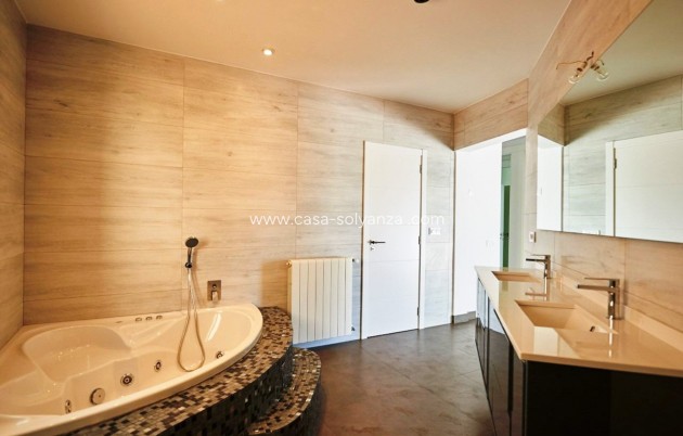 Wiederverkauf - Independent villa - Altea