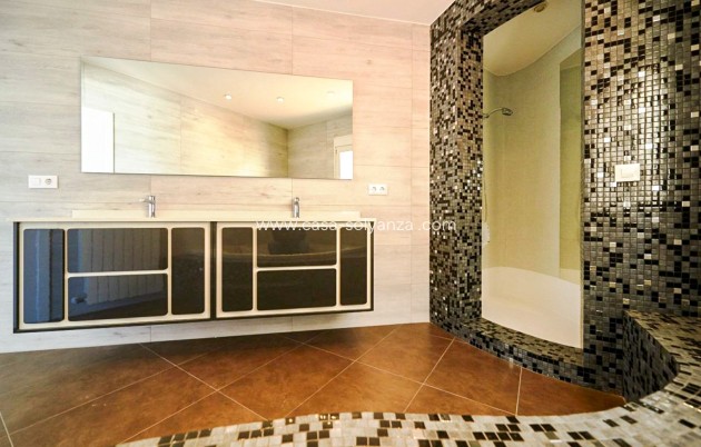 Wiederverkauf - Independent villa - Altea