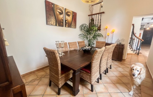 Resale - Villa / Semi detached - Jávea