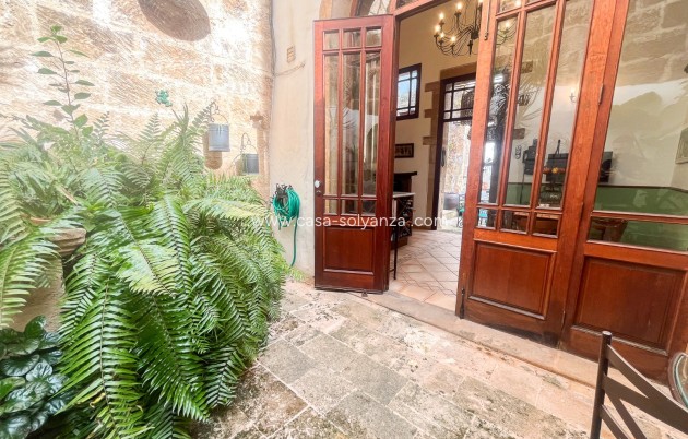 Resale - Villa / Semi detached - Jávea