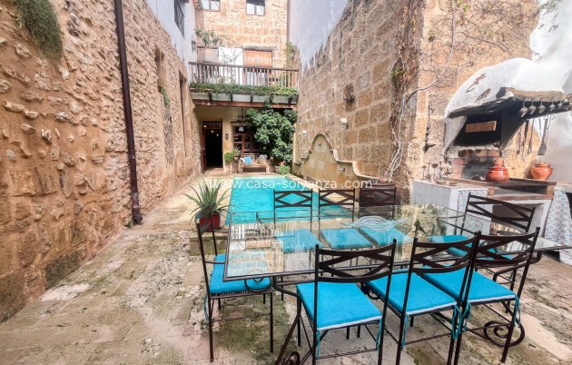 Resale - Villa / Semi detached - Jávea