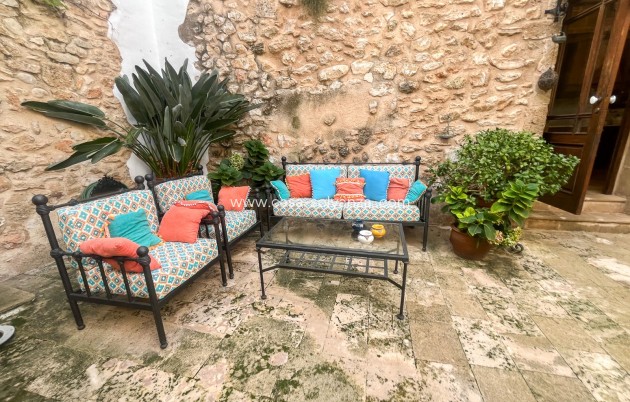 Resale - Villa / Semi detached - Jávea