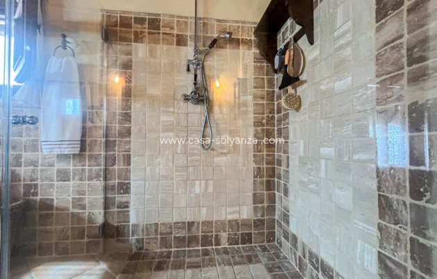 Resale - Villa / Semi detached - Jávea