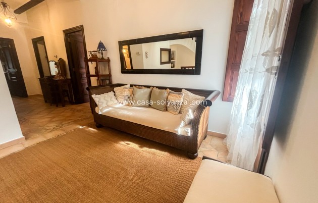 Resale - Villa / Semi detached - Jávea